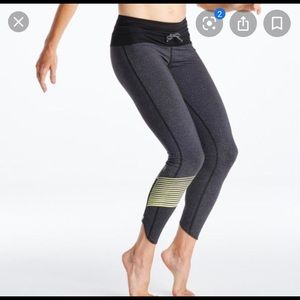 Oiselle Kara Goucher Gray Leggings Size 4 Zipper